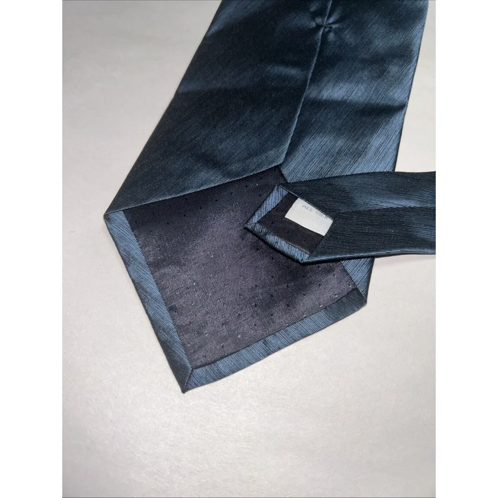 Embassy Row Blue Textured Look Silk Tie